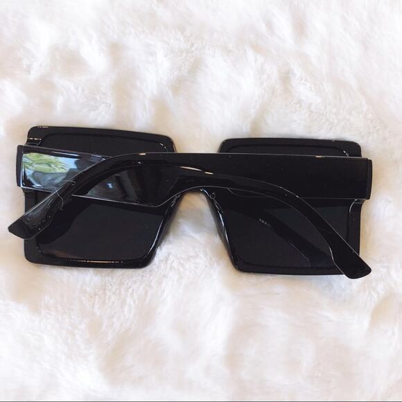 Molly Black Oversized Rectangle Sunglasses - Picture 8 of 8